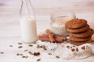 Σπιτικά μπισκότα κανέλας με σταφίδες