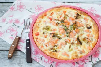 Τάρτα με καπνιστό σολομό και τυρί