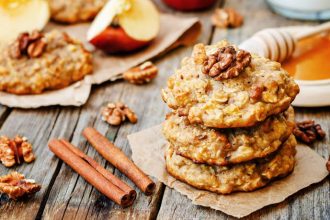 Μπισκότα με μήλο και καρύδια