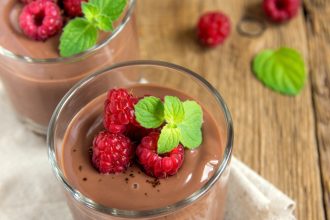 Μους σοκολάτας με σμέουρα