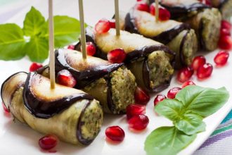 Ρολάκια μελιτζάνας με καρύδι
