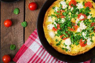 Πώς να φτιάξετε «χωριάτικη» ομελέτα φούρνου