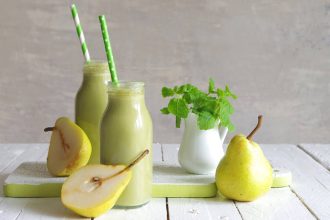 Smoothie αχλάδι με σπανάκι