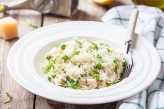 Ριζότο με αρακά και παρμεζάνα