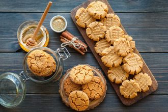 Μπισκότα με μέλι, τζίντζερ και κανέλα