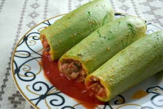 Κολοκυθάκια γεμιστά με κιμά και αυγολέμονο