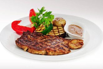 Μπριζόλες στο φούρνο με μπίρα