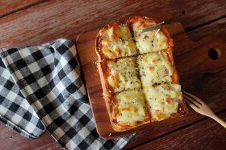 Πίτσα με ψωμί του τοστ