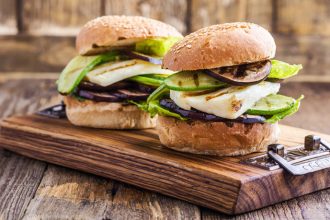 Μπέργκερ με μελιτζάνα