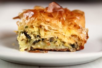 Πρασόπιτα με σπιτικό φύλλο και τυριά