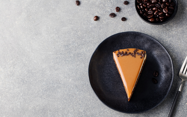 Cheesecake σοκολάτας με επικάλυψη πραλίνα καραμέλα