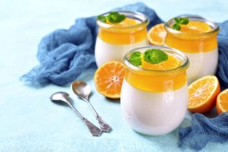 Πανακότα με σάλτσα πορτοκαλιού