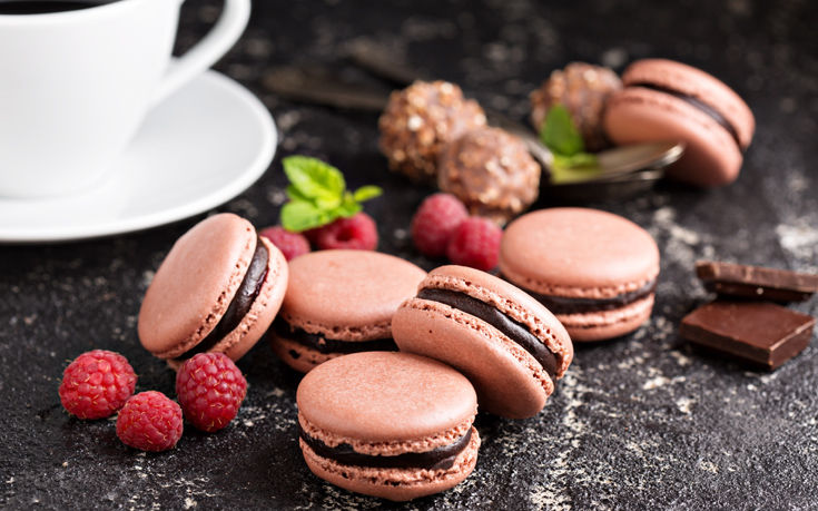 Μακαρόν μαύρης σοκολάτας