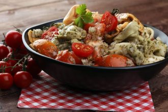 Σαλάτα με τορτελίνια