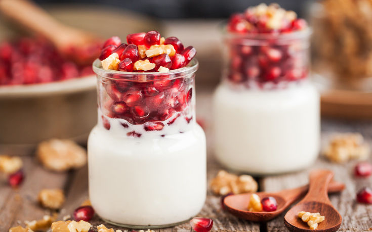 Μους ροδιού με γάλα καρύδας