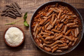 Μπολονέζ με πέννες ολικής άλεσης