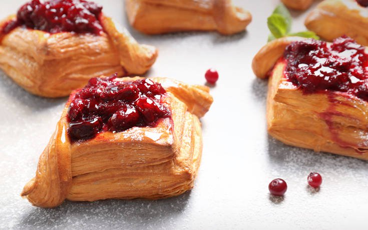 Σφολιατίνια γεμιστά με μαρμελάδα