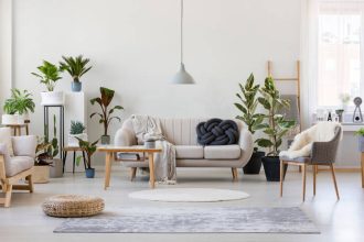 Πώς να ανανεώσετε το σαλόνι σας χωρίς πολλά έξοδα