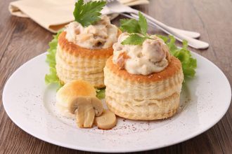 Βολοβάν με κοτόπουλο και παρμεζάνα