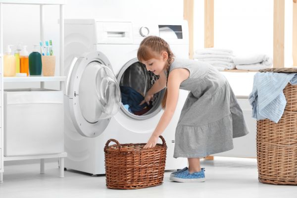 Σε τι βοηθούν τα παιδιά μας οι δουλειές του σπιτιού;