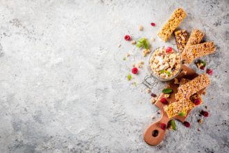 Σπιτική γκρανόλα με κράνμπερι εύκολα και γρήγορα