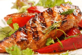 Πικάντικος σολομός με τρία υλικά