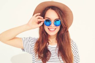 Πώς να καθαρίσετε σωστά τα γυαλιά ηλίου