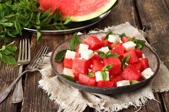 Σαλάτα με καρπούζι και φέτα