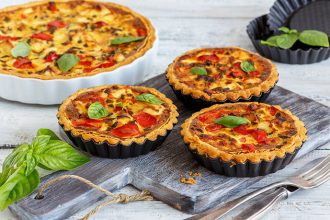 Αλμυρή τάρτα με πιπεριές και μανιτάρια