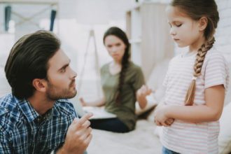Παιδιά: Γιατί δεν πρέπει να τα προσβάλλουμε