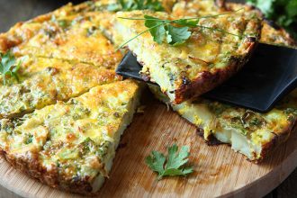 Αφράτη φριτάτα με κολοκυθάκια