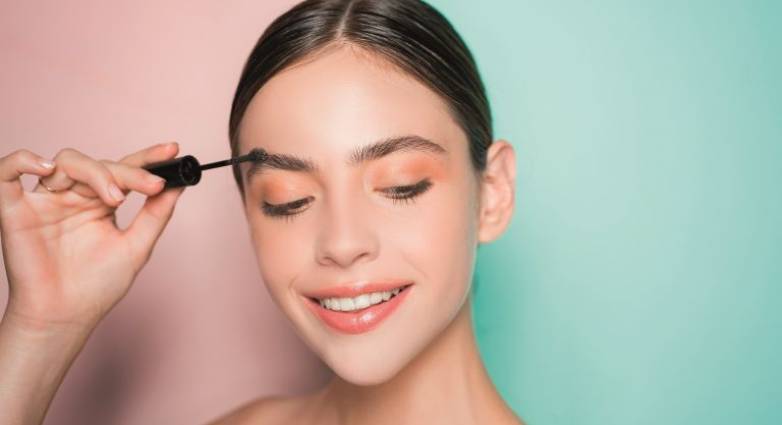 Το μεγαλύτερο μυστικό για τέλειο σχήμα φρυδιών