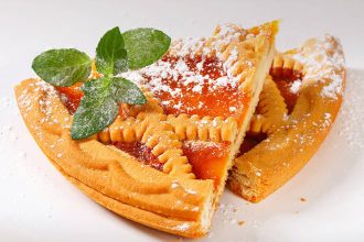 Πάστα φλώρα βερίκοκο με τραγανή ζύμη