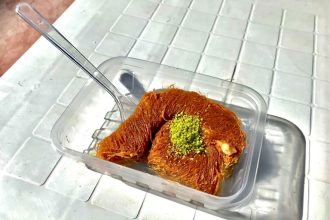 Παραδοσιακό κανταΐφι με φιστίκια Αιγίνης