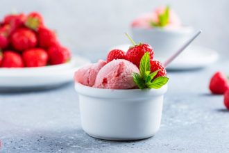 Σορμπέ από κόκκινα φρούτα