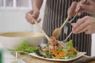 Ταϋλανδέζικη σαλάτα με μανιτάρια