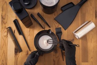 Βαφή μαλλιών: Eπαγγελματικά tips για τέλειο αποτέλεσμα στο σπίτι