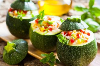 Κολοκυθάκια γεμιστά με ρύζι και λαχανικά