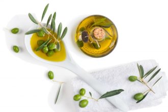 Πώς θα εντάξετε το ελαιόλαδο στη ρουτίνα περιποίησής σας