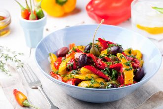 Σαλάτα ψητών λαχανικών με σπιτικό dressing