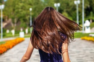 Αναζωογόνησε τα μαλλιά σου: Οδηγός κατά της τριχόπτωσης
