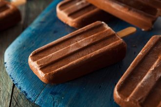 Σπιτικό παγωτό σε ξυλάκι