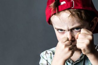 Πώς βάζουμε τέλος στην παιδική επιθετικότητα;