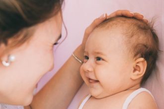 Μωρό: Πώς σας δείχνει ότι είναι χαρούμενο;