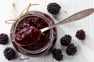 Σπιτική μαρμελάδα μούρο