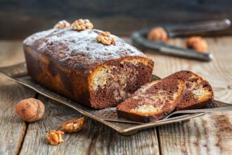 Κέικ με καφέ και καρύδια