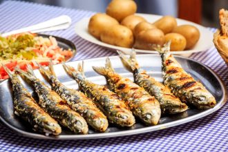 Σαρδέλες στα κάρβουνα