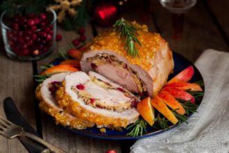 Γεμιστό ρολό χοιρινό με μήλο