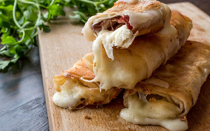 Σπιτική ζαμπονοτυρόπιτα