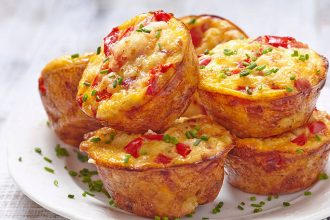 Λαχταριστά muffins με τυρί και ντομάτα